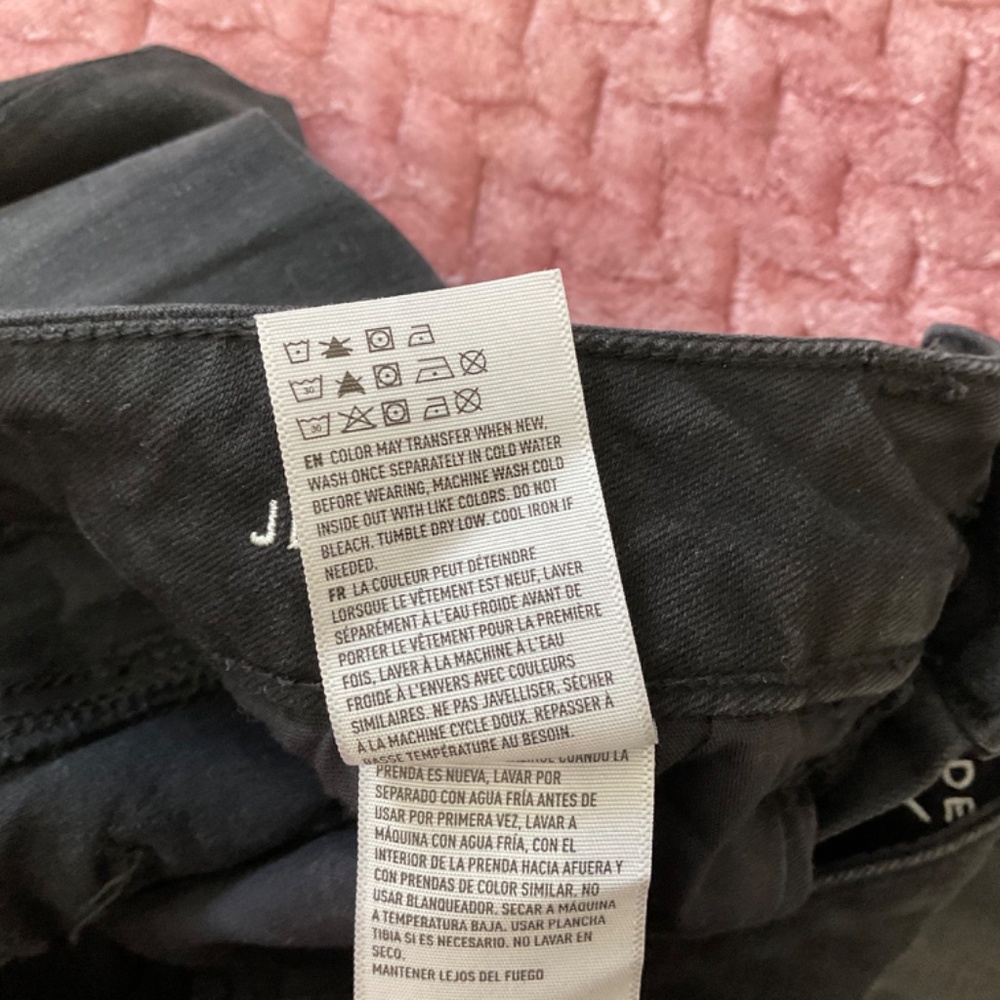 American Eagle Black Distressed Jeggings - Size 2 Long - Picture 9 of 12